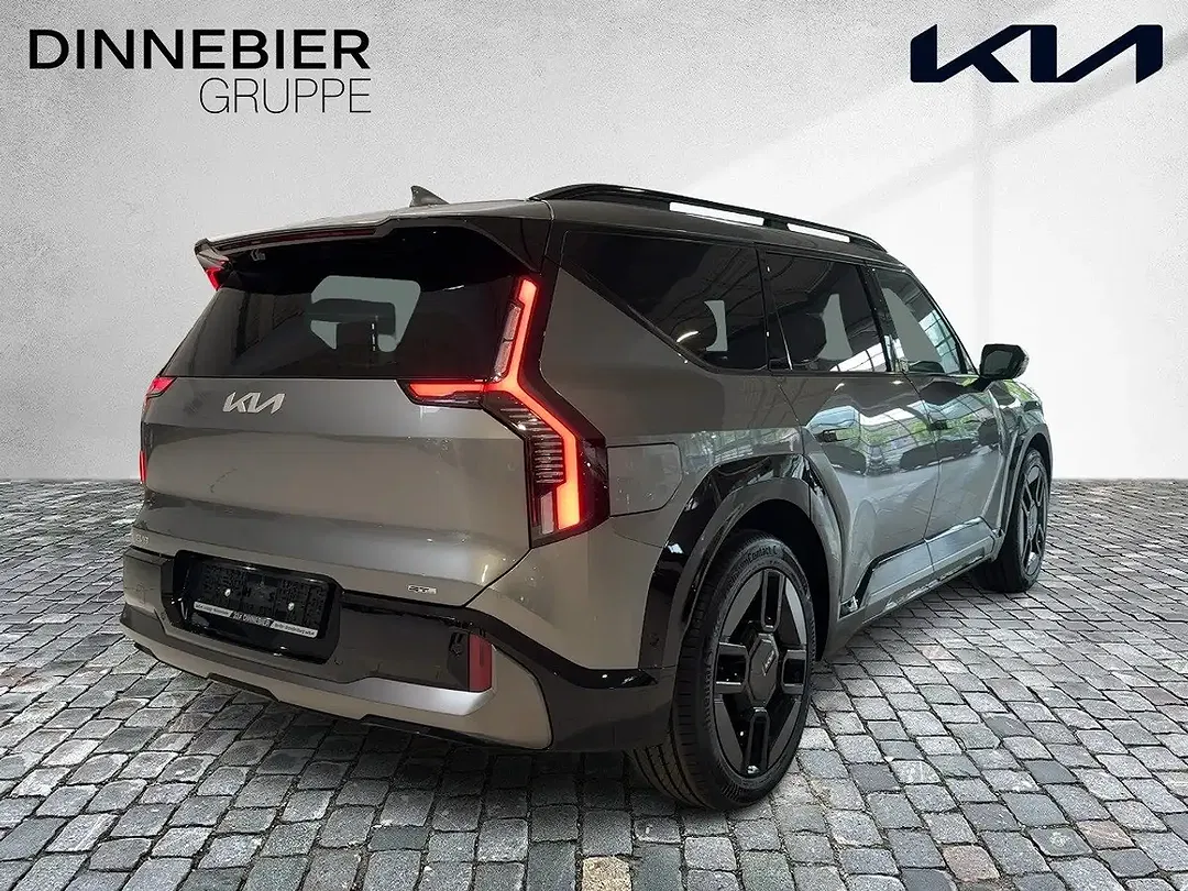 Kia EV9 - Thumbnail 3