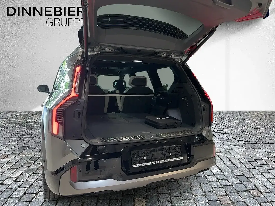 Kia EV9 - Thumbnail 6