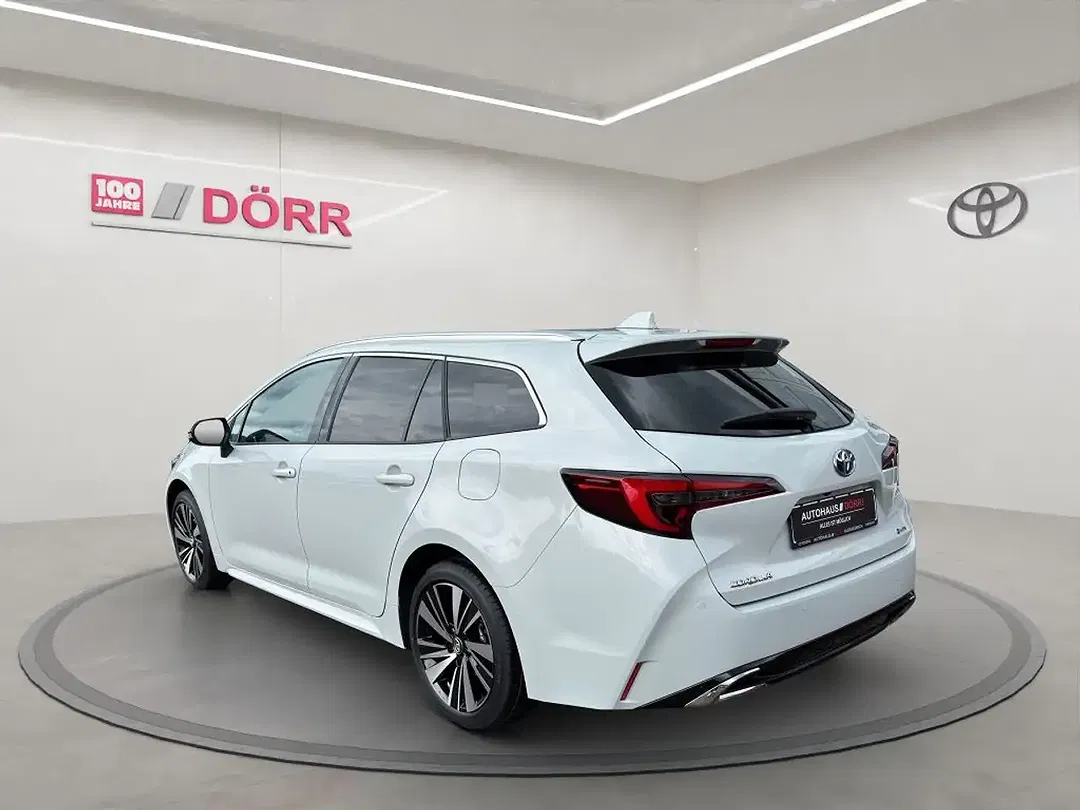Toyota Corolla - Thumbnail 3
