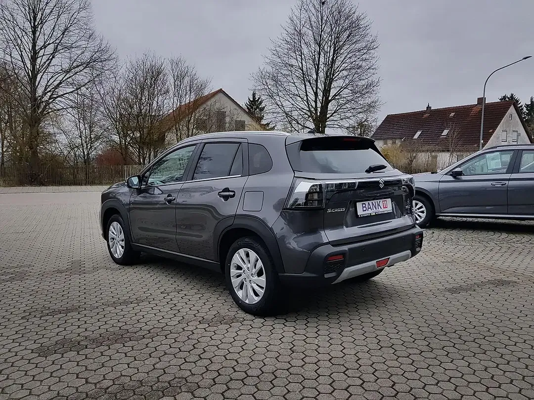 Suzuki S-Cross - Thumbnail 3