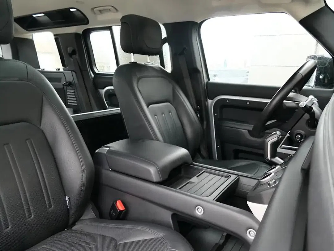 Land Rover Defender - Thumbnail 7