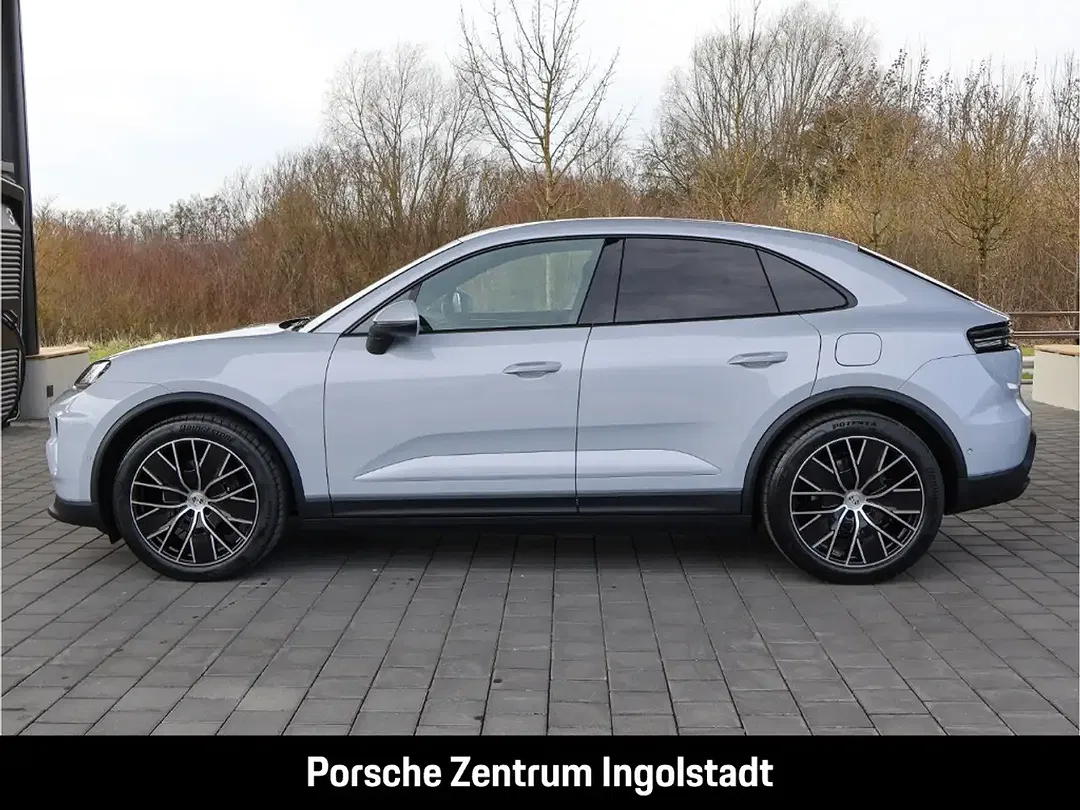 Porsche Macan - Thumbnail 2