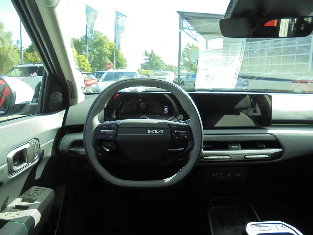 Kia EV4 - Thumbnail 12