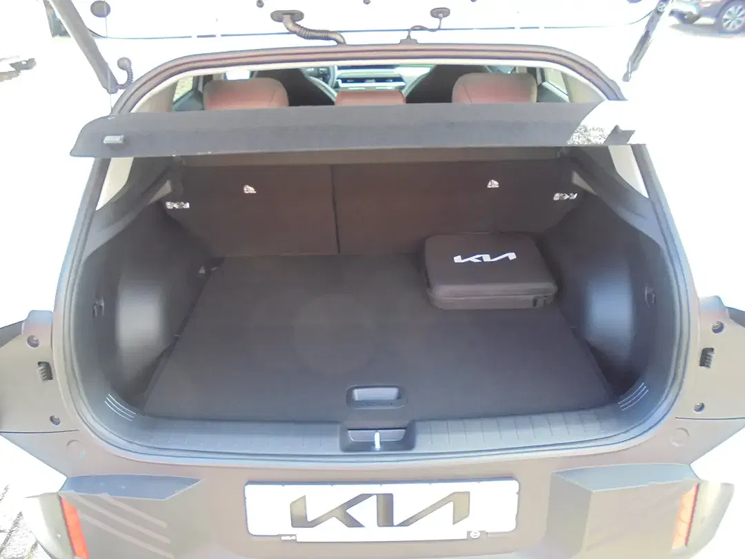 Kia EV4 - Thumbnail 8