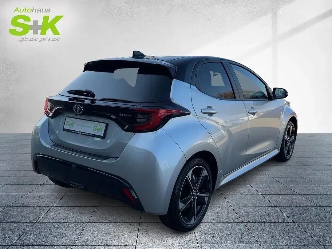 Toyota Yaris - Thumbnail 4