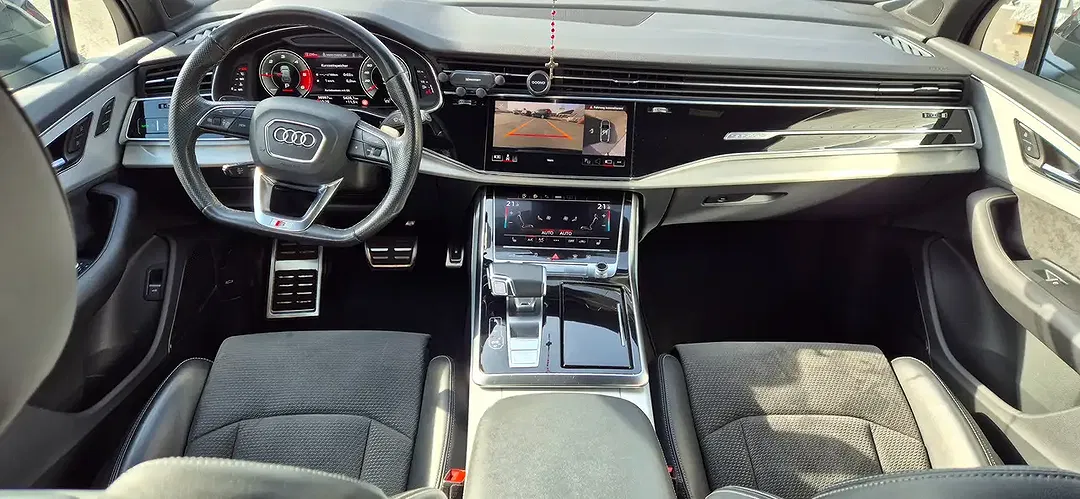 Audi Q7 - Thumbnail 11
