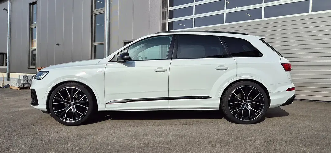 Audi Q7 - Thumbnail 2