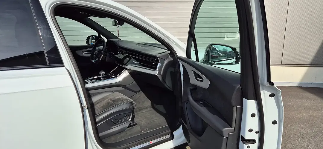 Audi Q7 - Thumbnail 9