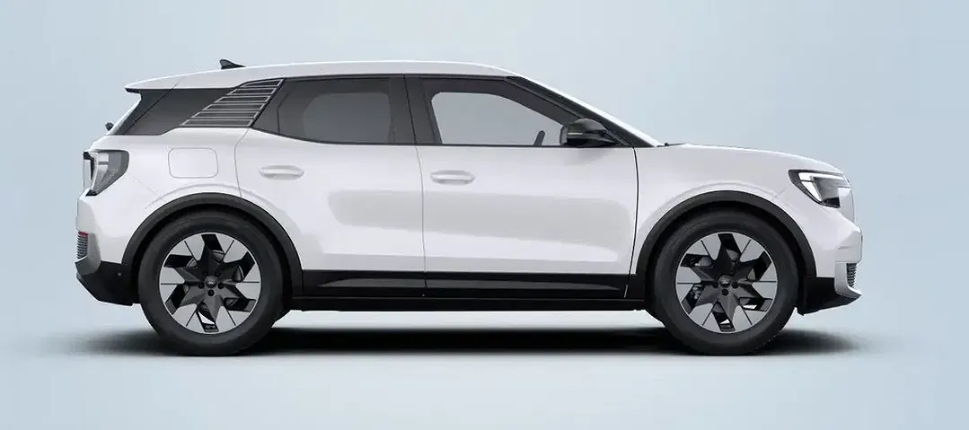 Ford Explorer - Thumbnail 3