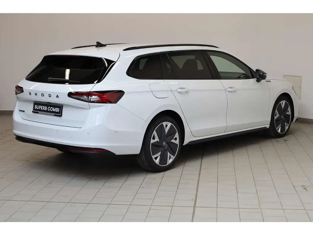 Skoda Superb - Thumbnail 3