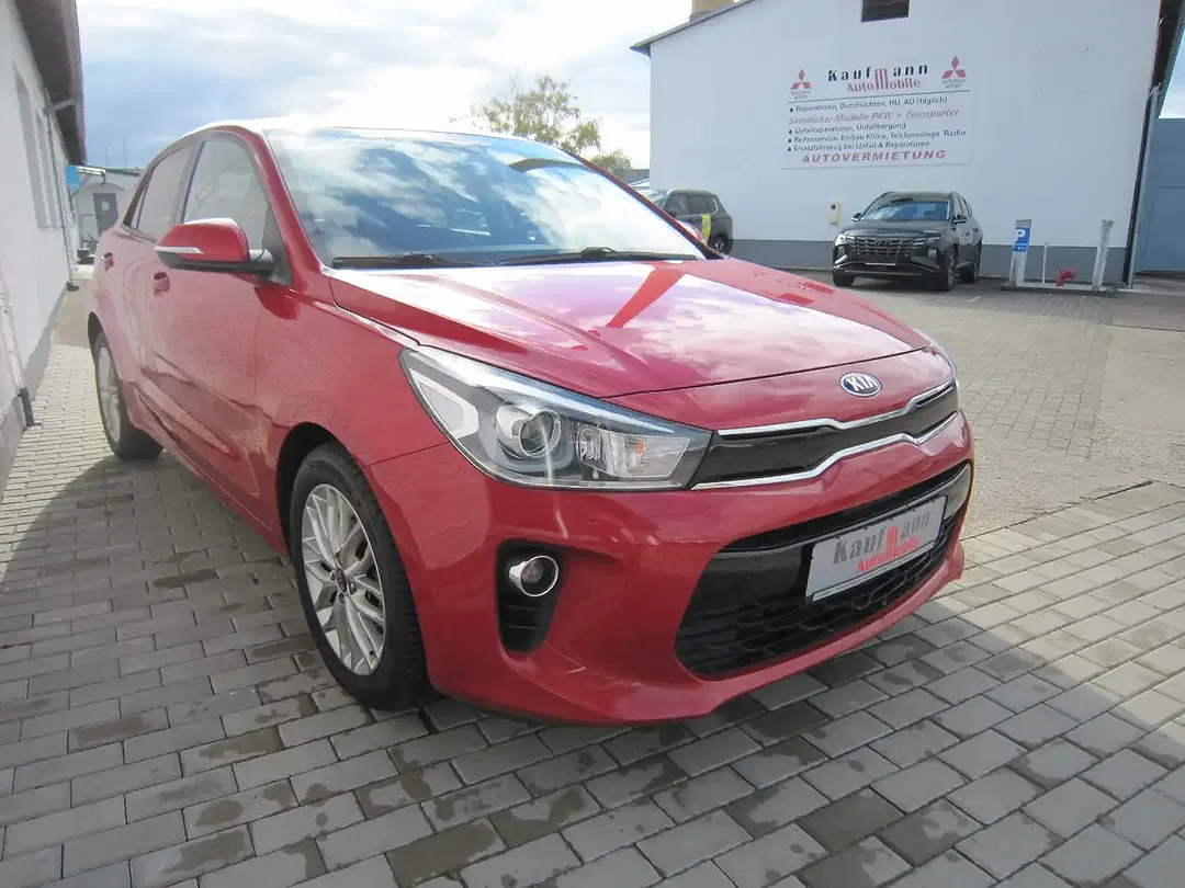 Kia Rio - Thumbnail 3