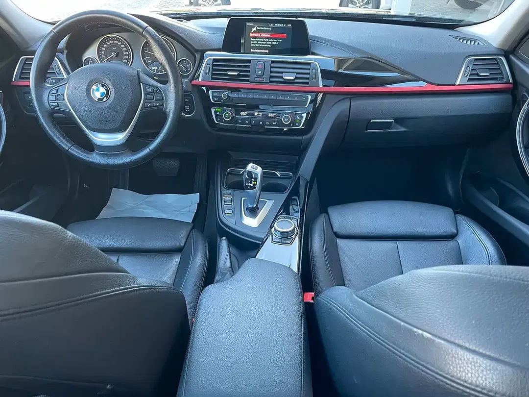 BMW 320 - Thumbnail 3