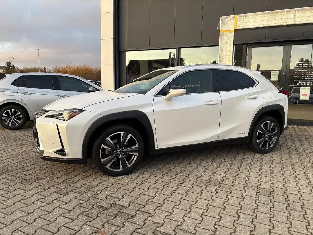 Lexus UX 250h - Thumbnail 2