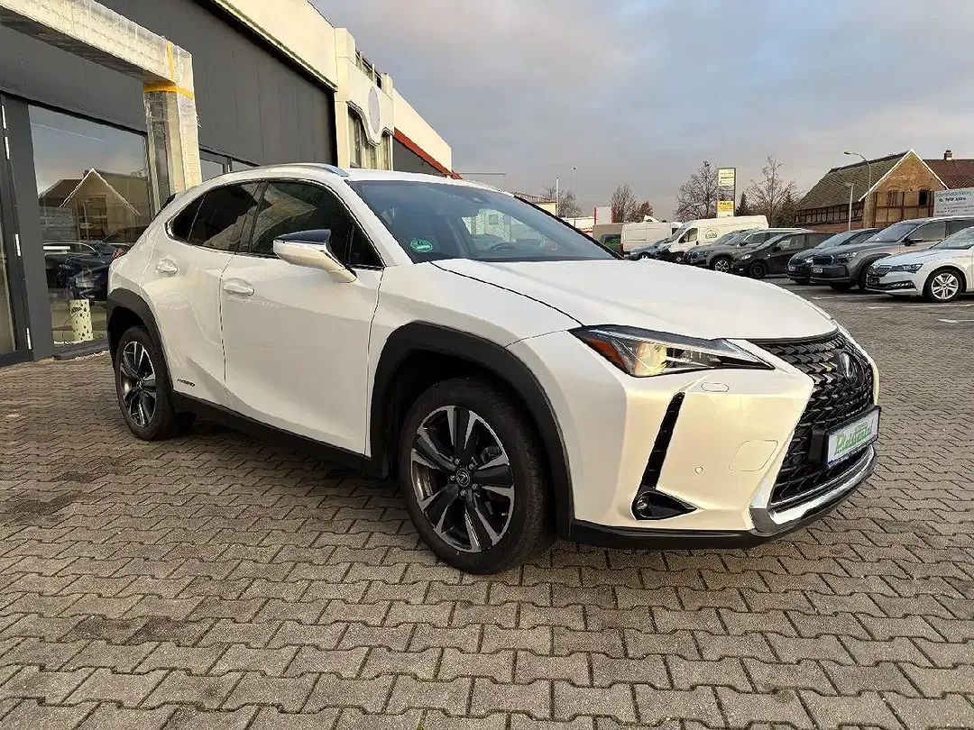 Lexus UX 250h - Thumbnail 4