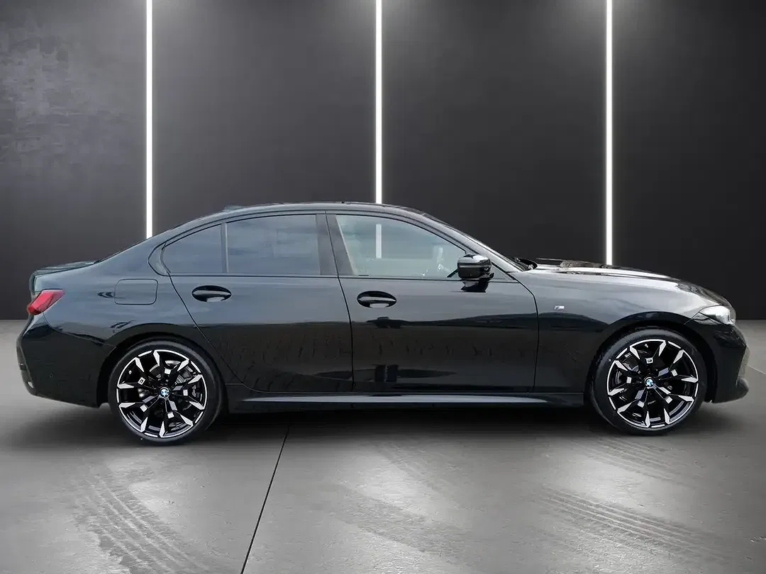 BMW 320 - Thumbnail 3
