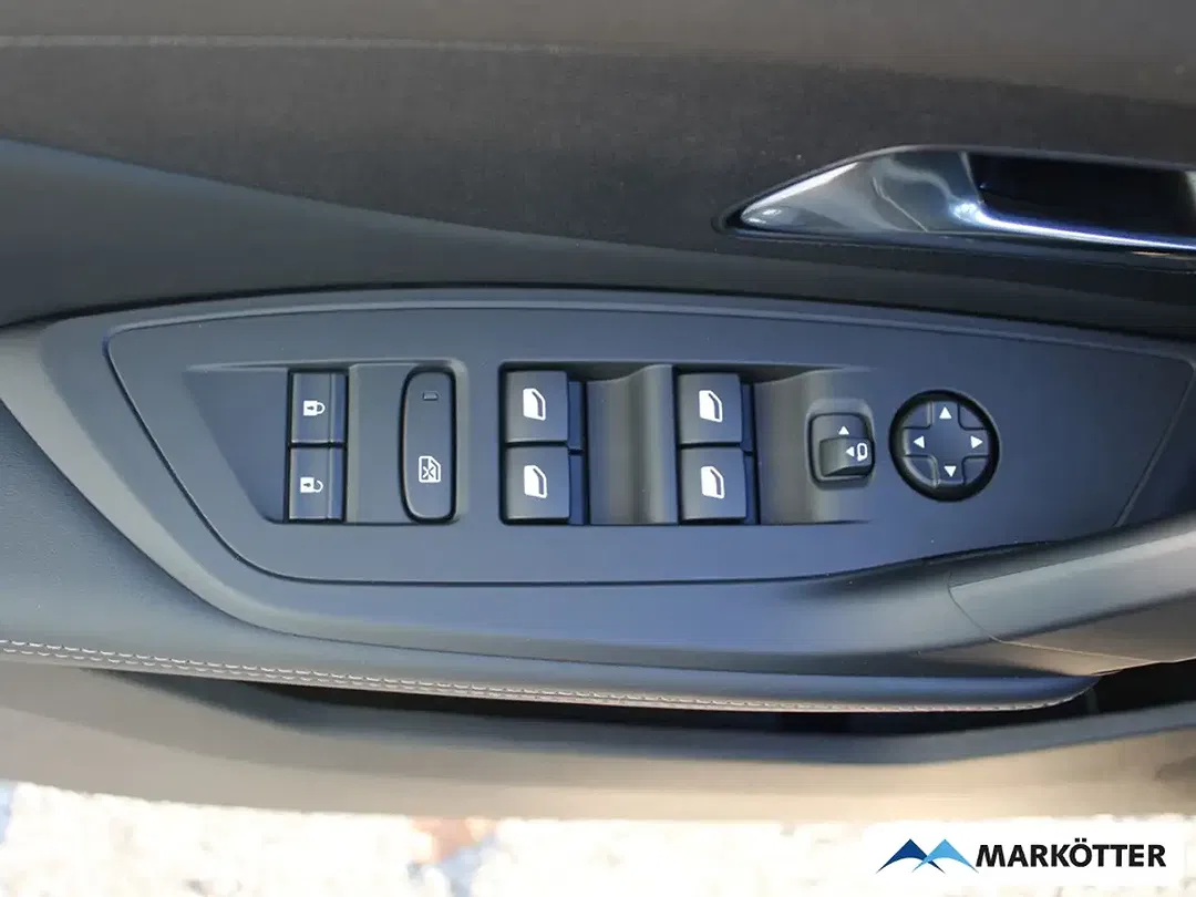 Peugeot 308 - Thumbnail 6