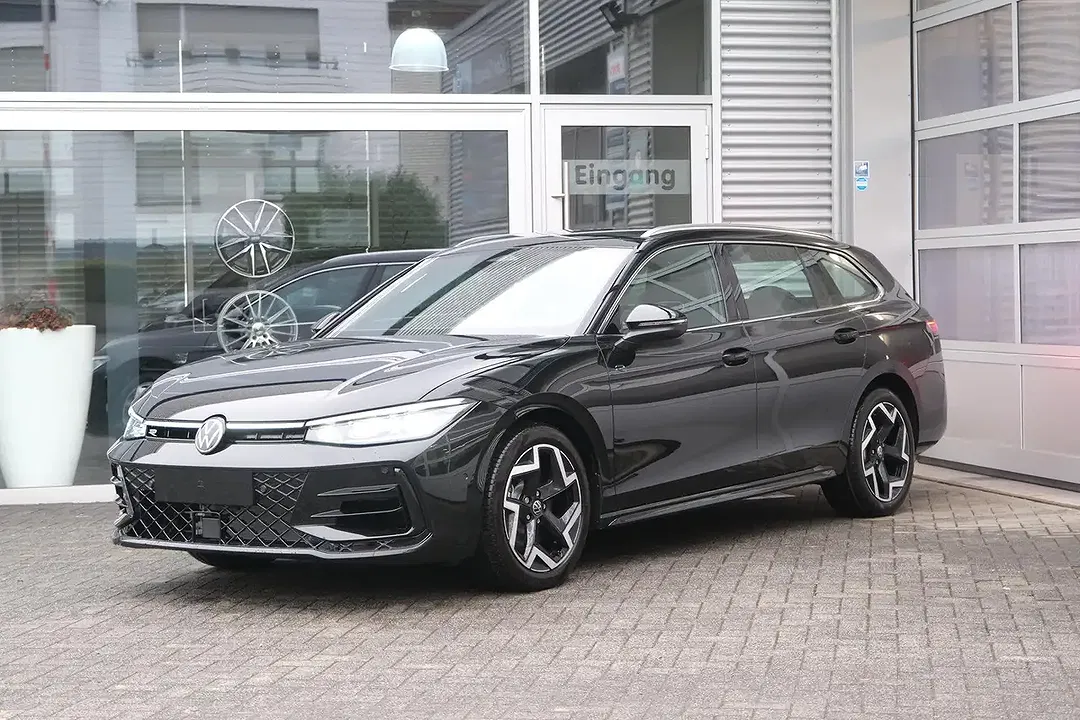Volkswagen Passat Variant - Thumbnail 1