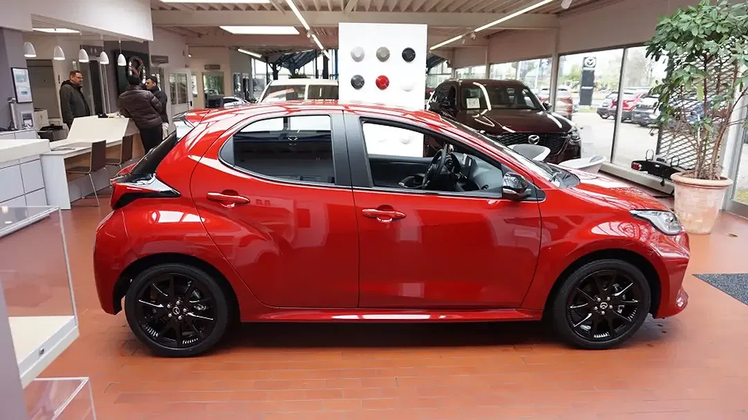 Mazda 2 - Thumbnail 4