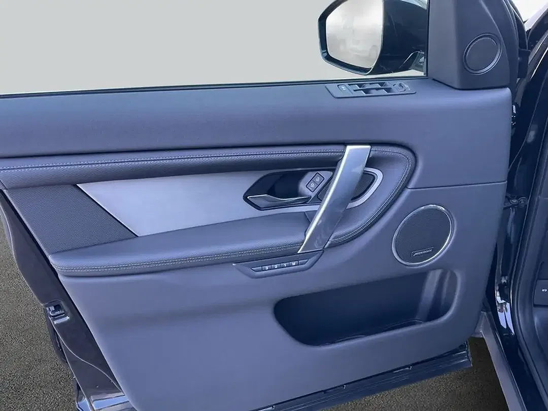 Land Rover Discovery Sport - Thumbnail 14