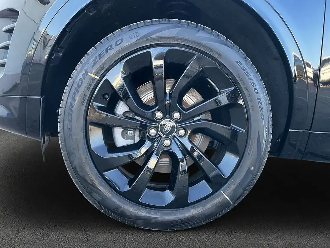 Land Rover Discovery Sport - Thumbnail 9