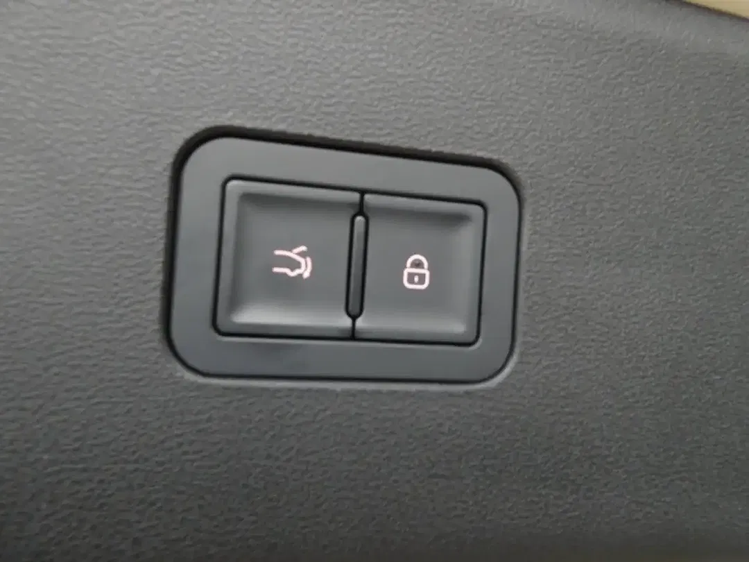 BYD Seal 6 - Thumbnail 12