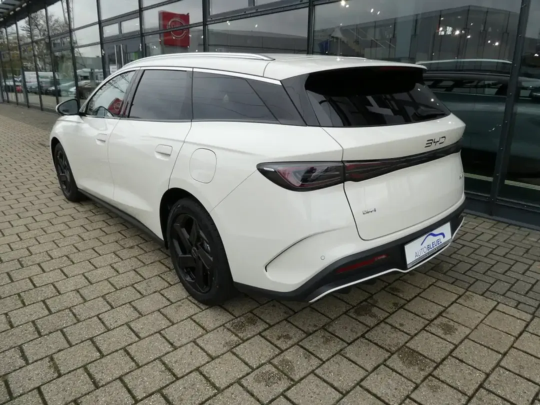 BYD Seal 6 - Thumbnail 3