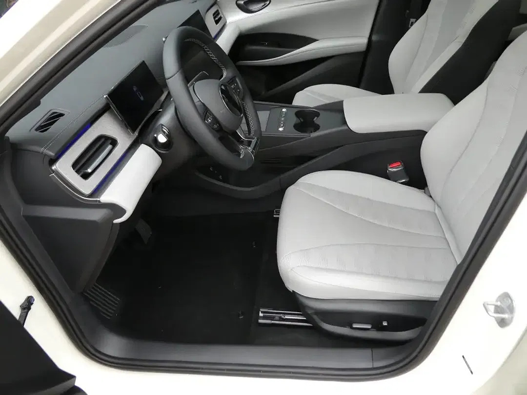 BYD Seal 6 - Thumbnail 7