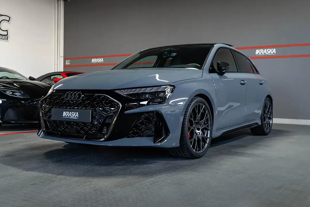 Audi RS3 - Thumbnail 3