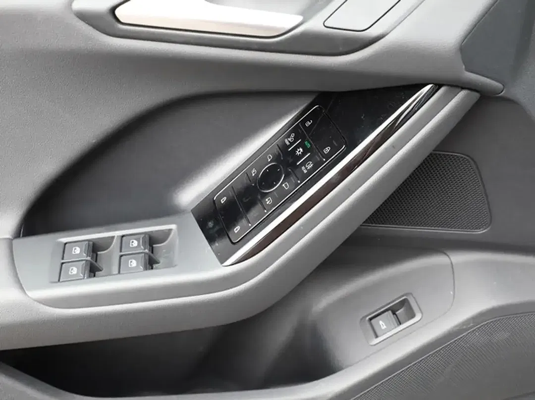 Audi Q6 e-tron - Thumbnail 13