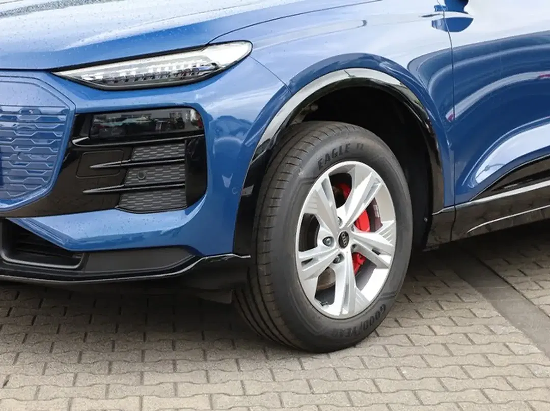 Audi Q6 e-tron - Thumbnail 8