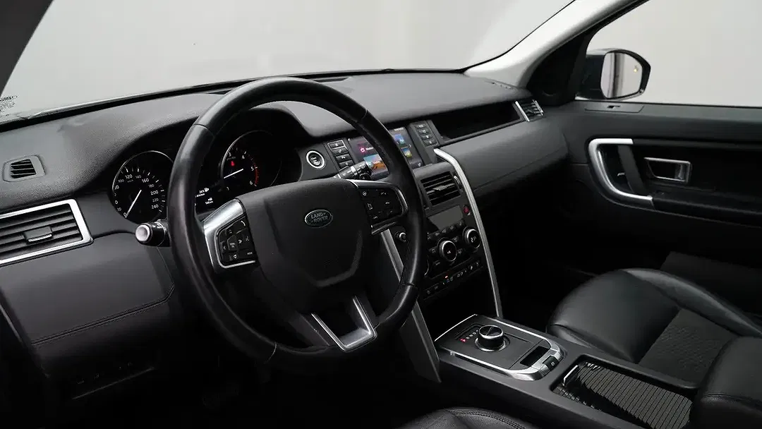 Land Rover Discovery Sport - Thumbnail 8
