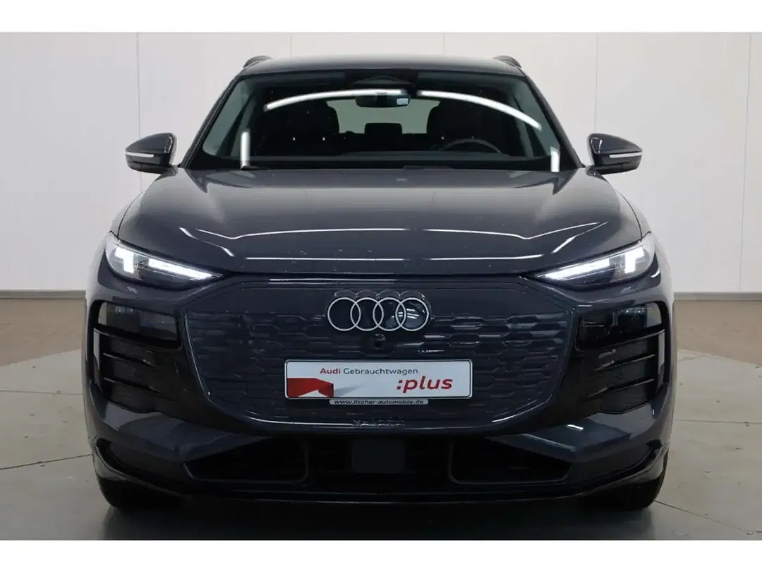 Audi Q6 e-tron - Thumbnail 2