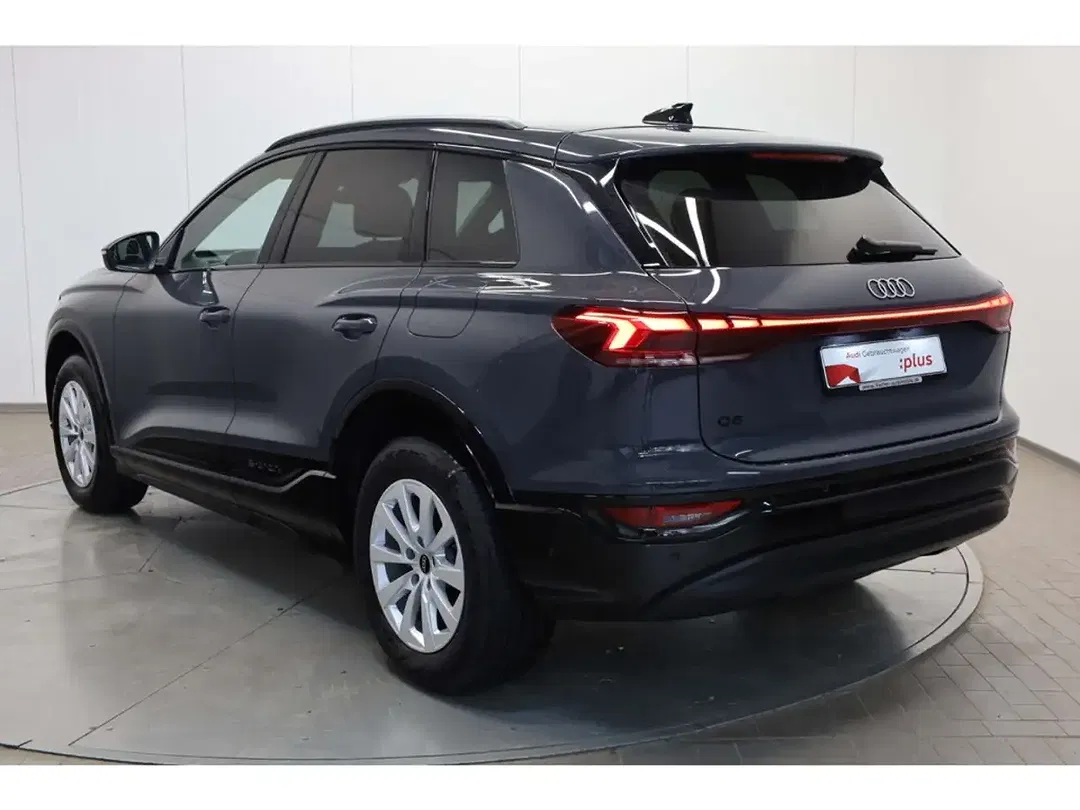 Audi Q6 e-tron - Thumbnail 3