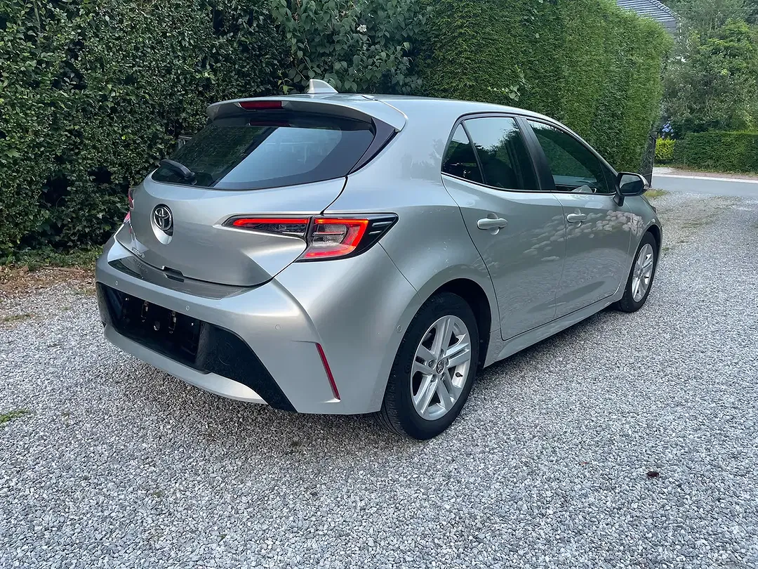 Toyota Corolla - Thumbnail 5