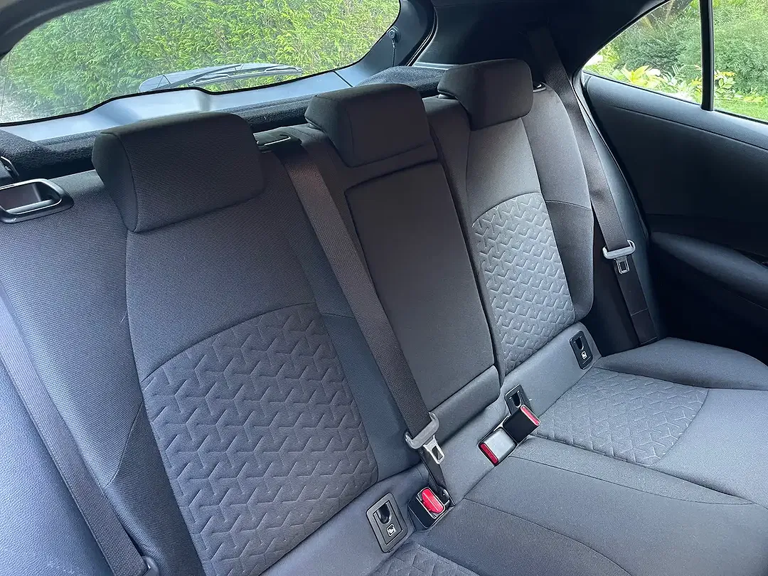 Toyota Corolla - Thumbnail 9