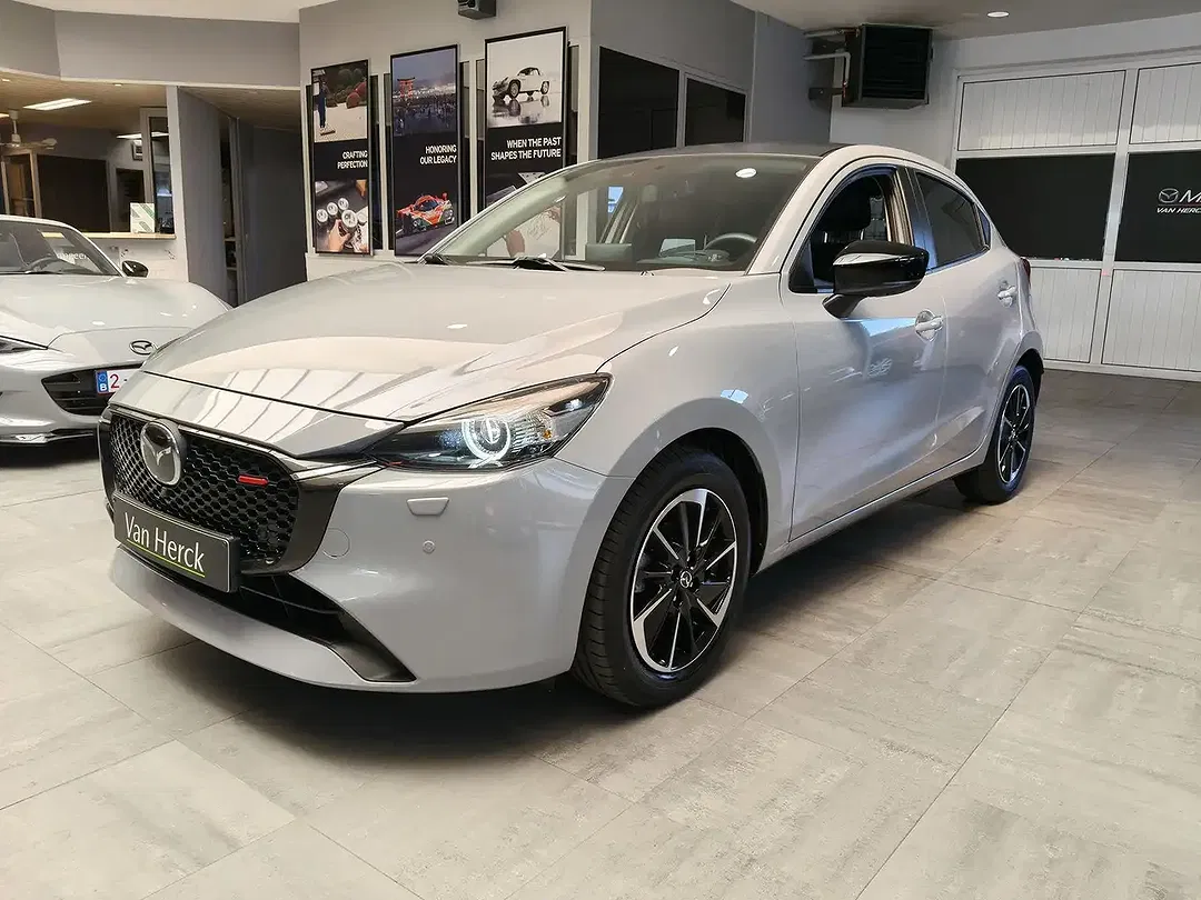 Mazda 2 - Thumbnail 1