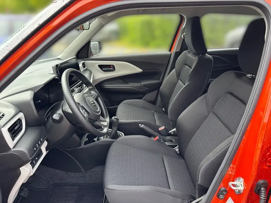 Suzuki Swift - Thumbnail 8