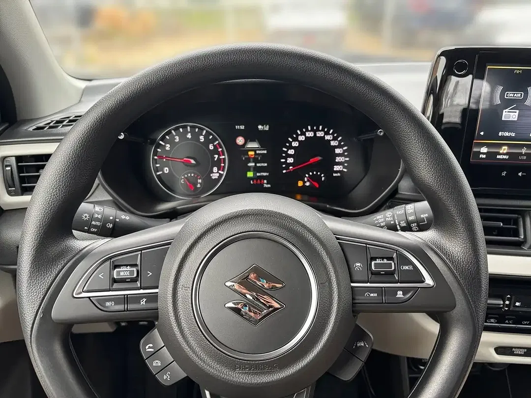 Suzuki Swift - Thumbnail 9