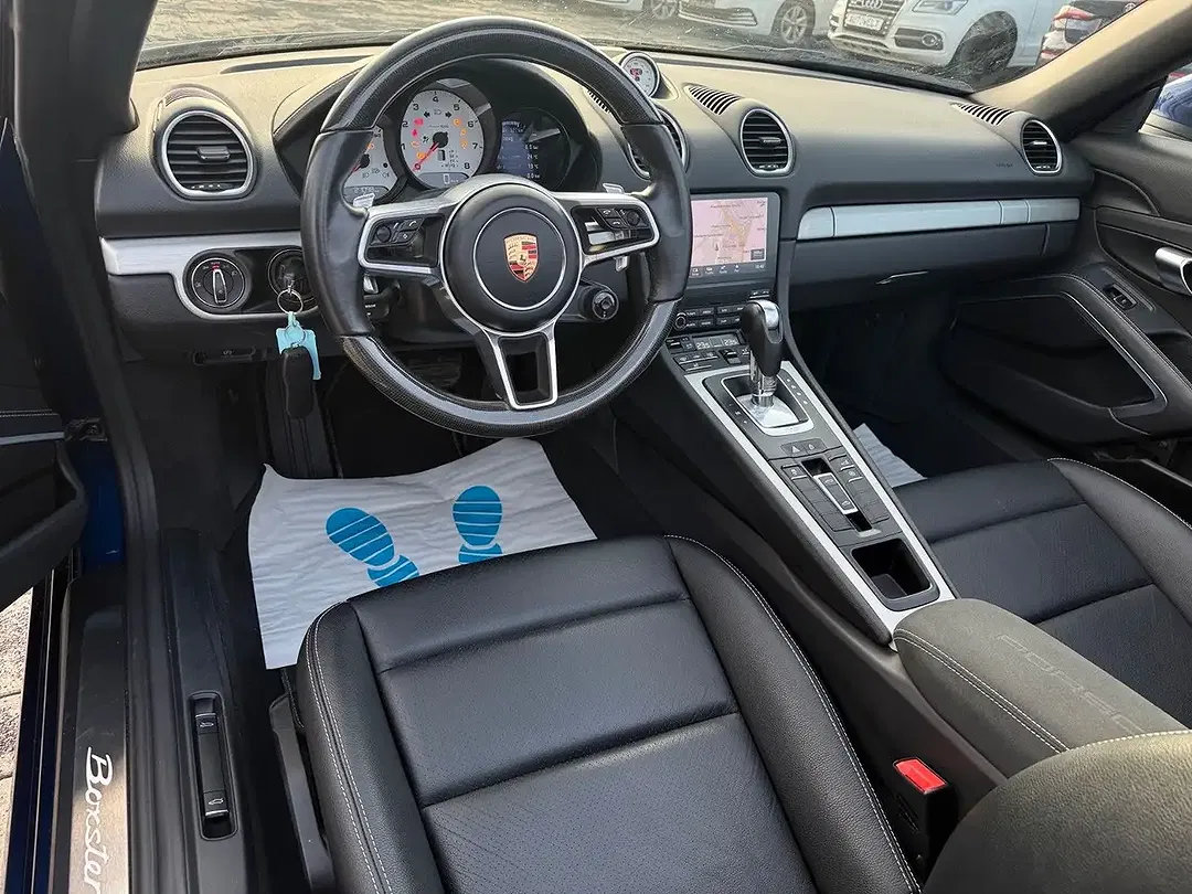 Porsche Boxster - Thumbnail 9