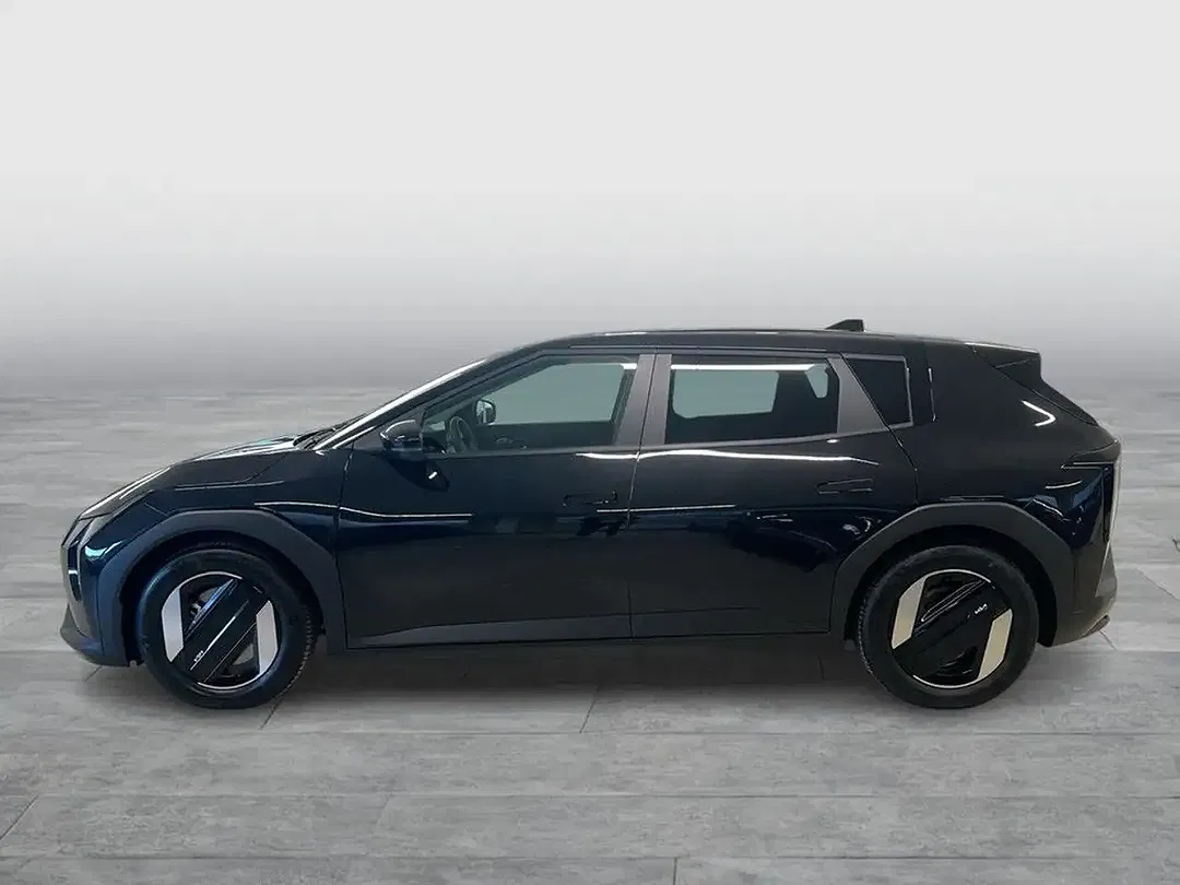 Kia EV4 - Thumbnail 3