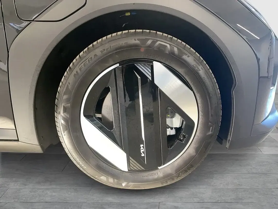Kia EV4 - Thumbnail 8