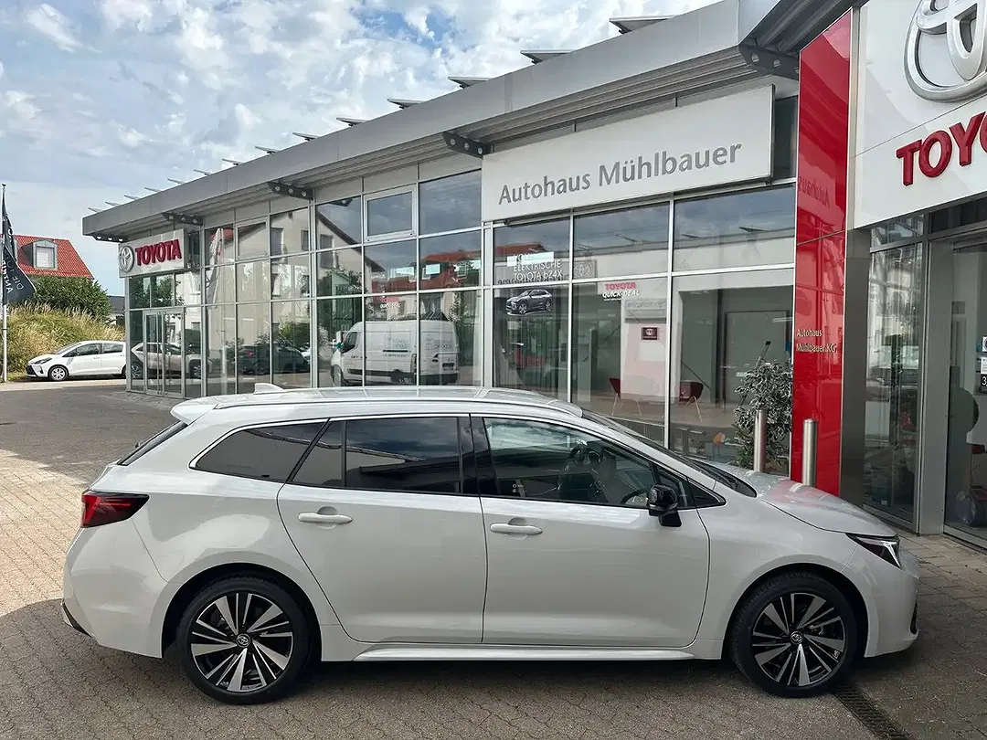Toyota Corolla - Thumbnail 11