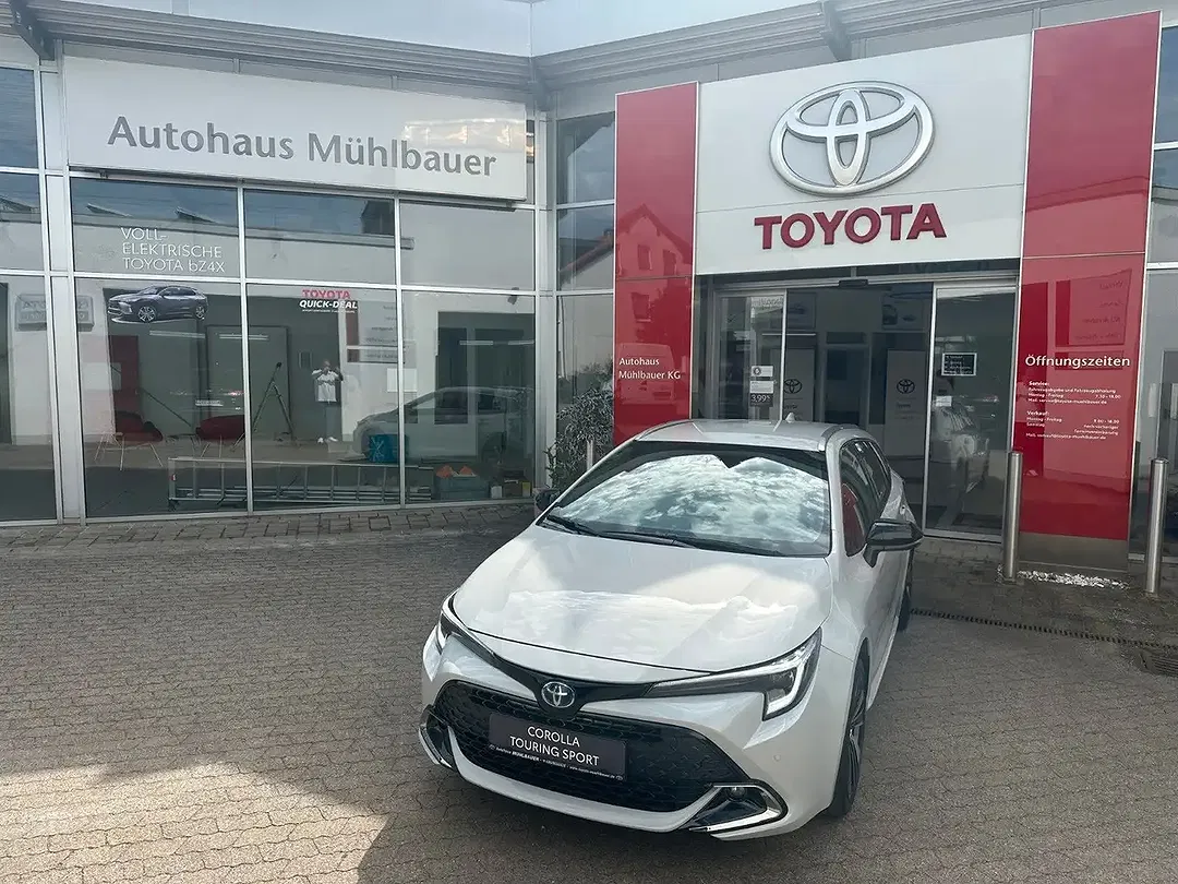 Toyota Corolla - Thumbnail 2