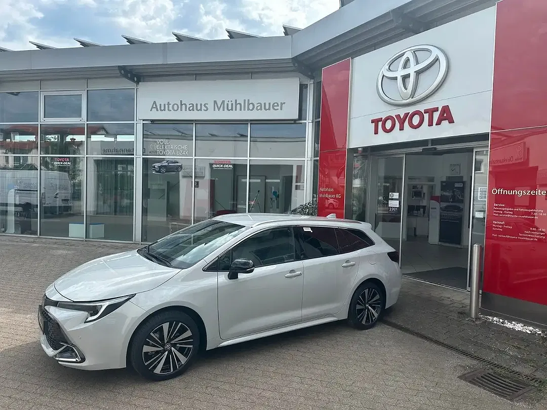 Toyota Corolla - Thumbnail 4