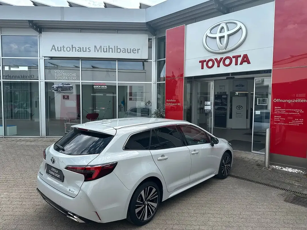 Toyota Corolla - Thumbnail 9