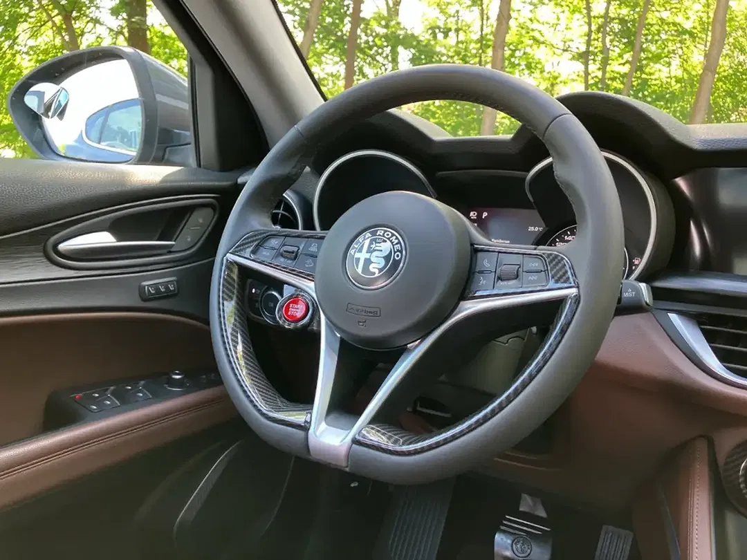 Alfa Romeo Stelvio - Thumbnail 15