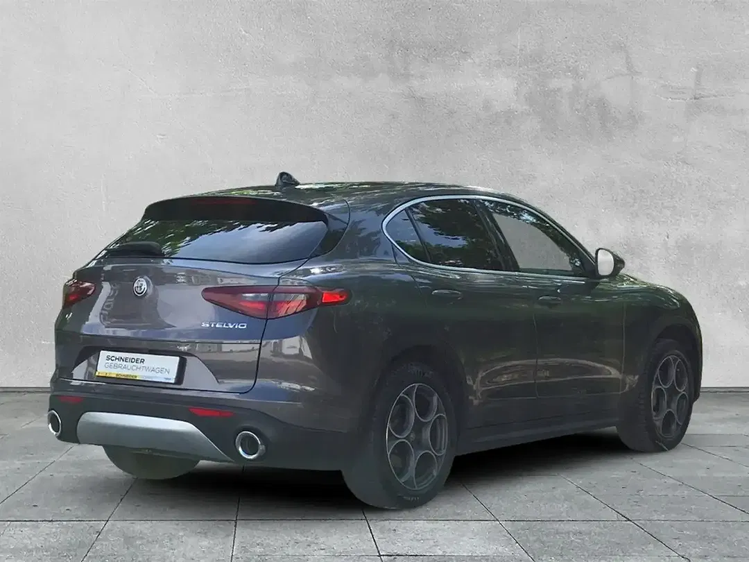 Alfa Romeo Stelvio - Thumbnail 5