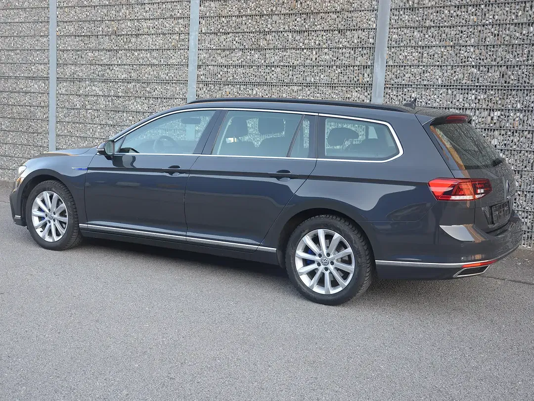 Volkswagen Passat Variant - Thumbnail 8