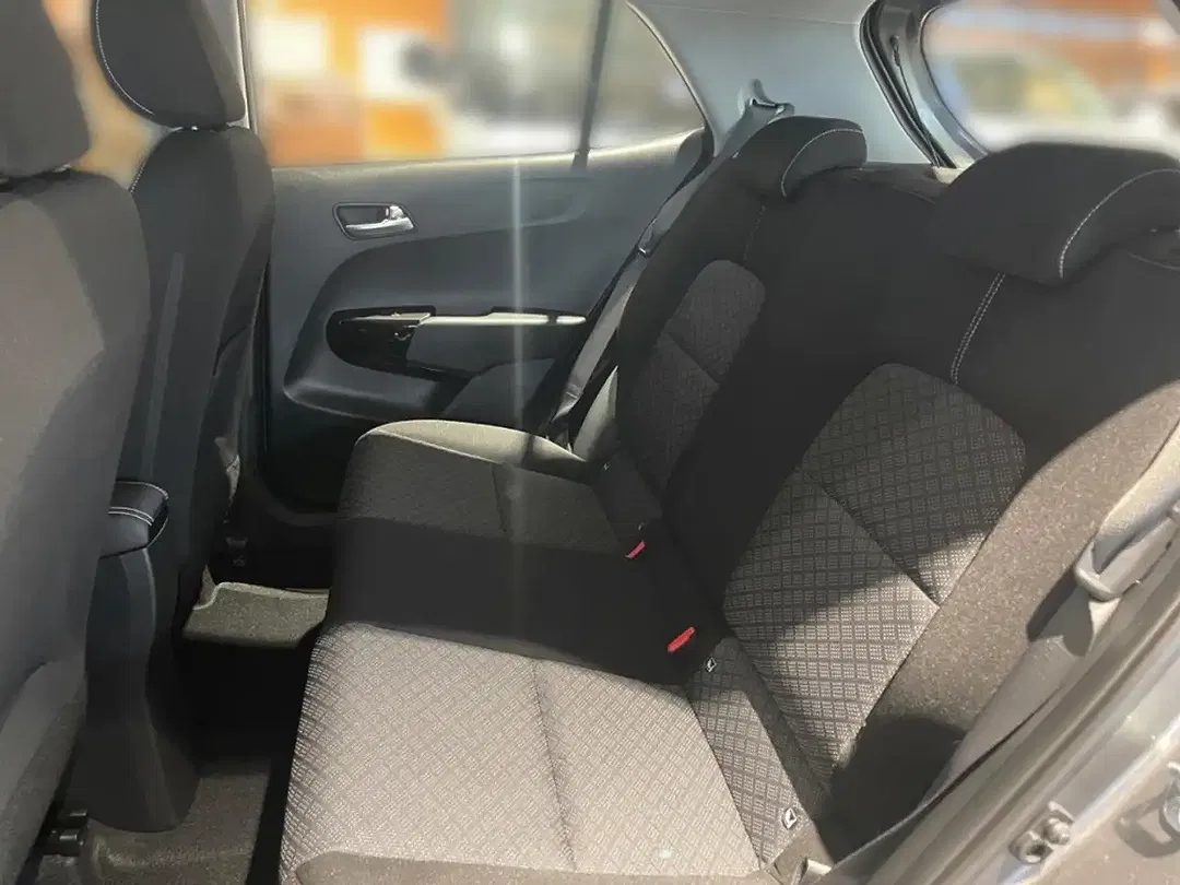 Kia Picanto - Thumbnail 11