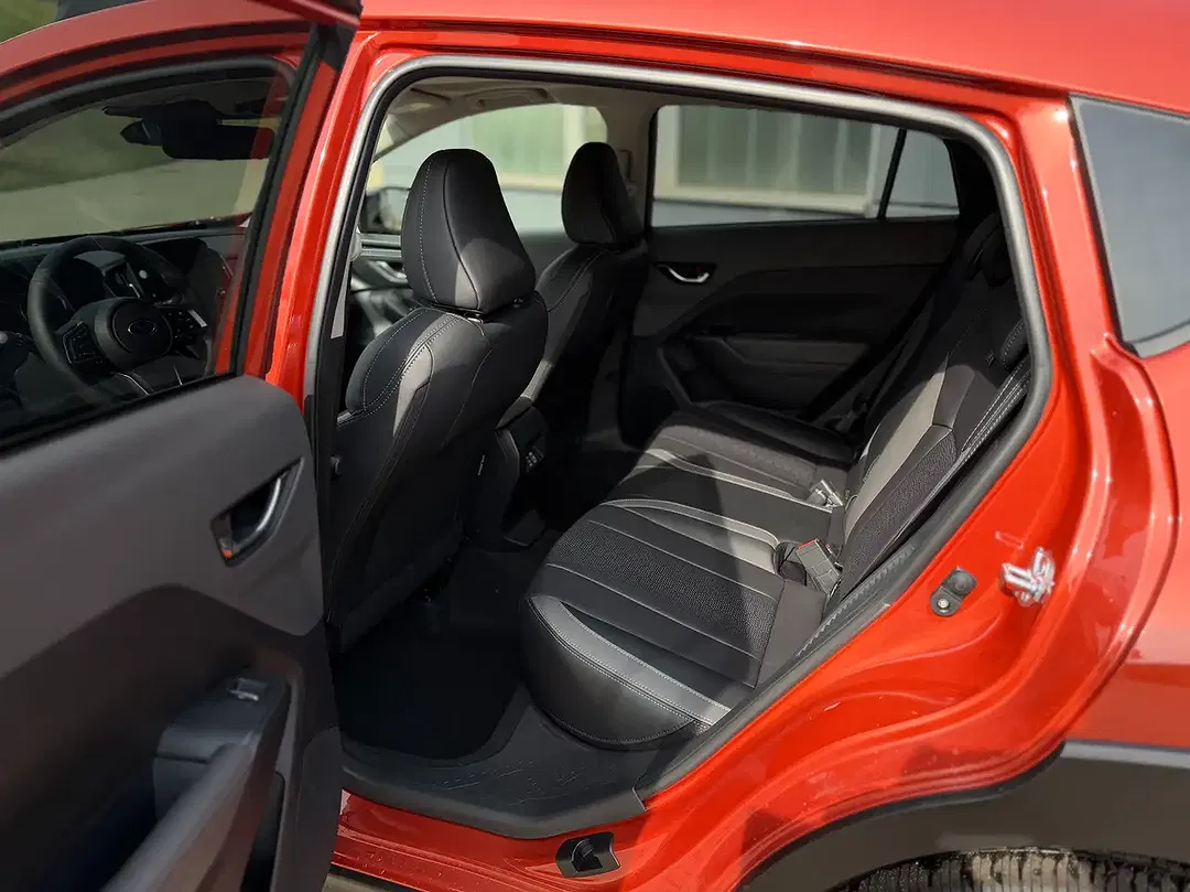 Subaru Crosstrek - Thumbnail 12